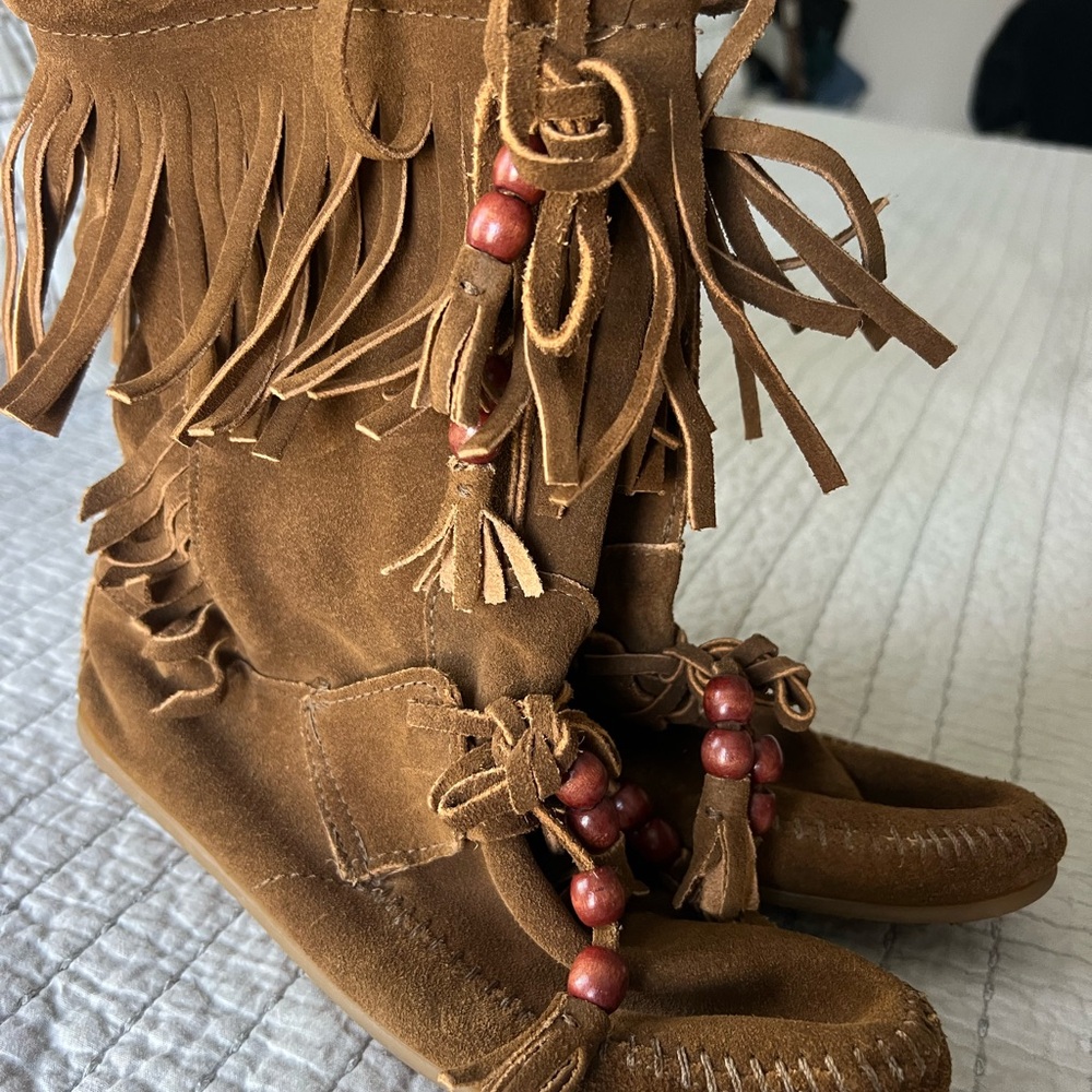 Minnetonka Brown Fringe Moccasins